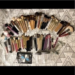 75+ Variety Makeup Brushes & Tools